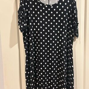 Terra & Sky Black and White Geometric Pattern Top